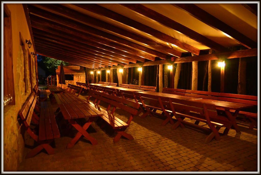 Lesny Zakatek Bed & Breakfast Smardzewice Luaran gambar